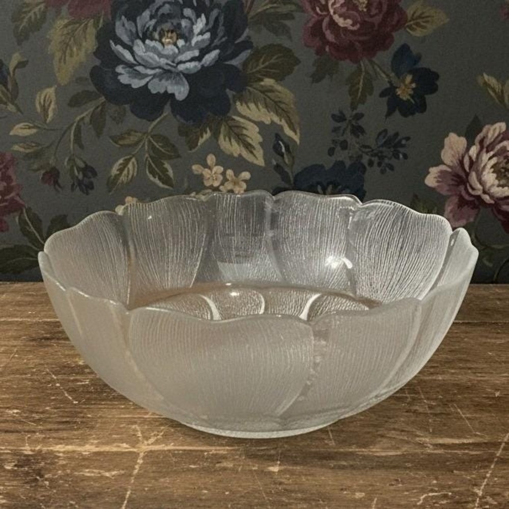 Arcoroc Fleur Serving Bowl, Vintage Clear Tempered Glass Replacement Centerpiece